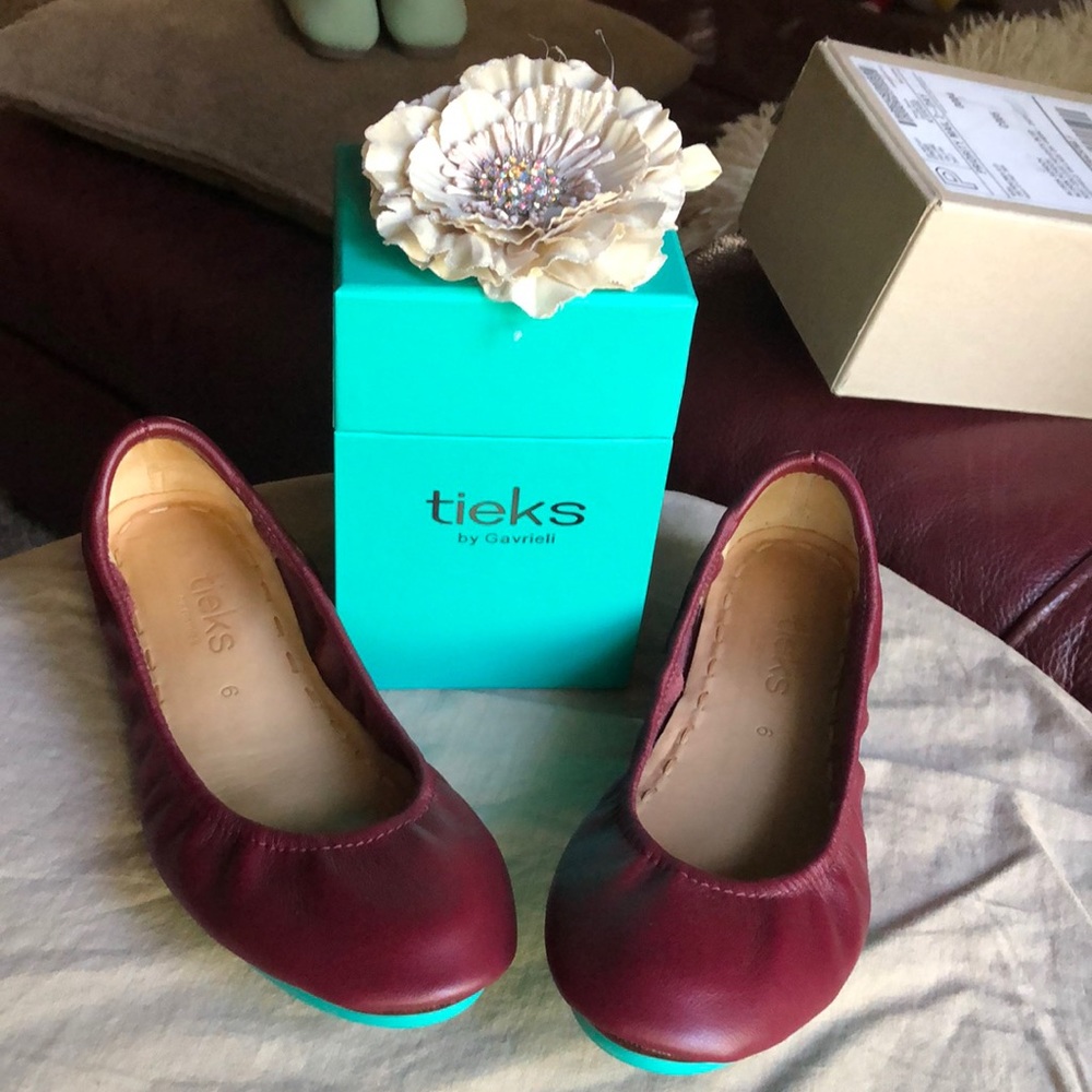 Tieks Burgundy size 6